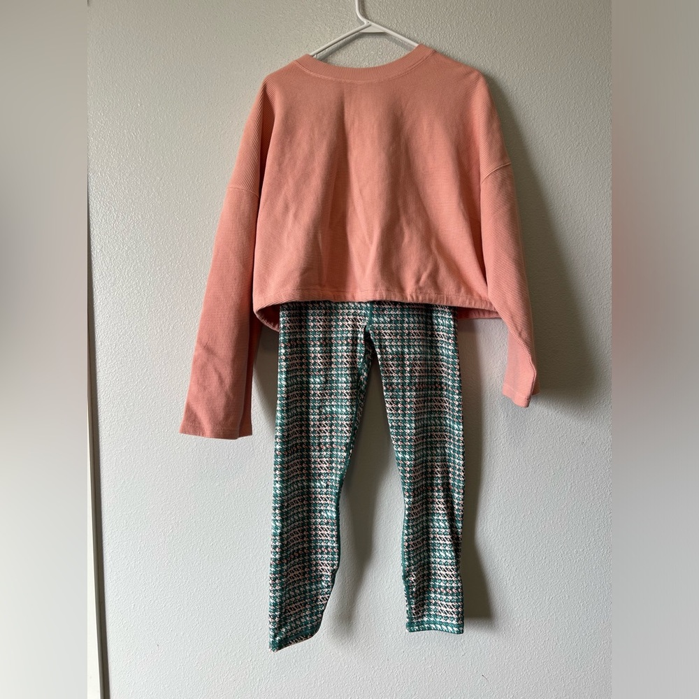 Leggings and top. Back of top is cut out and ties at bottom. Super cute.